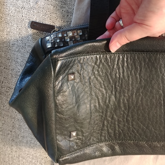 Leather shoulder bag - Picture 6 of 16